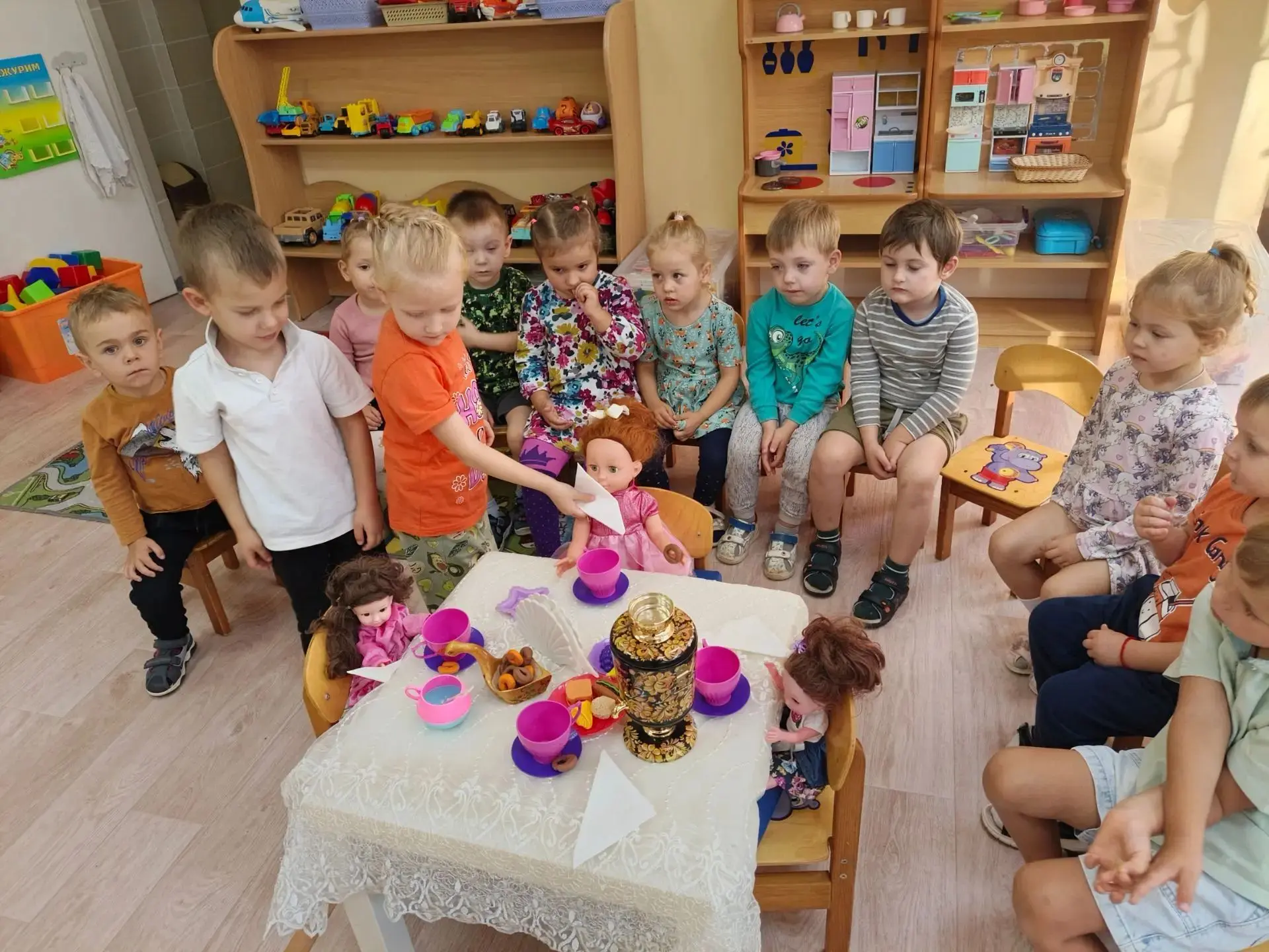☕ «Любим мы гостей встречать,