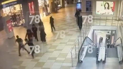 У торгового центра на Коломяжском проспекте произошла массовая драка