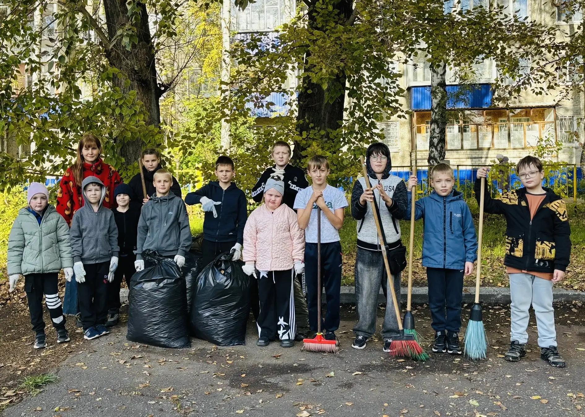 В пятницу в клубах «Симбирцит» прошел традиционный санитарный день. Участники мероприят...