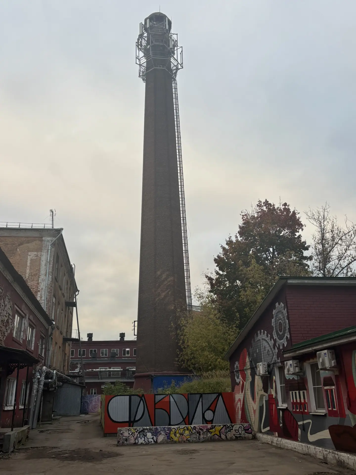 Он приехал в Россию по контракту. И остался на 45 лет