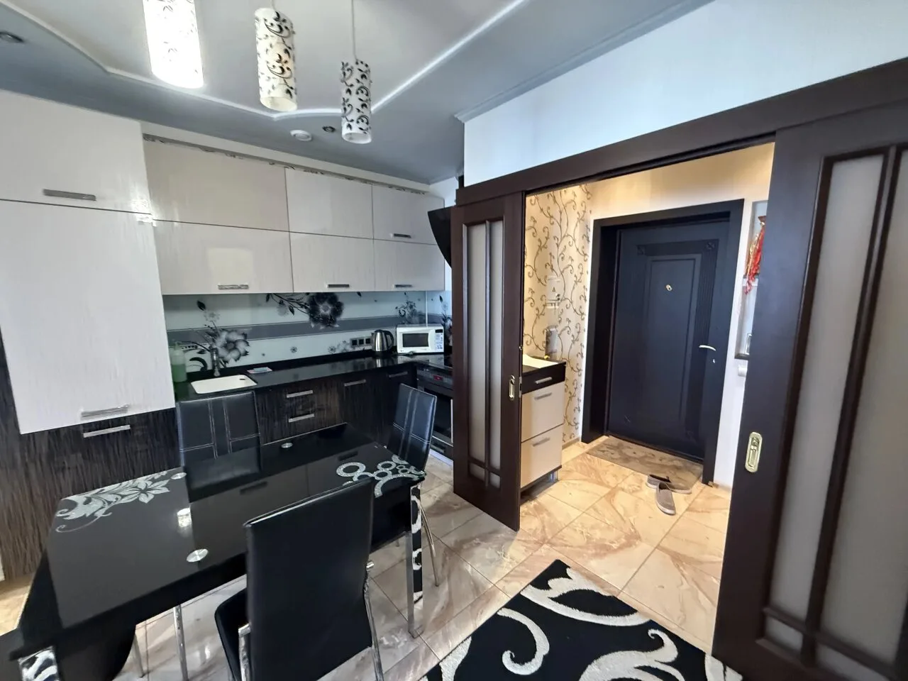 Сдается 2-х комнатная квартира, ул. Артема, дом 169 Ш, ЖК "Европейский", ориентир Шахте...