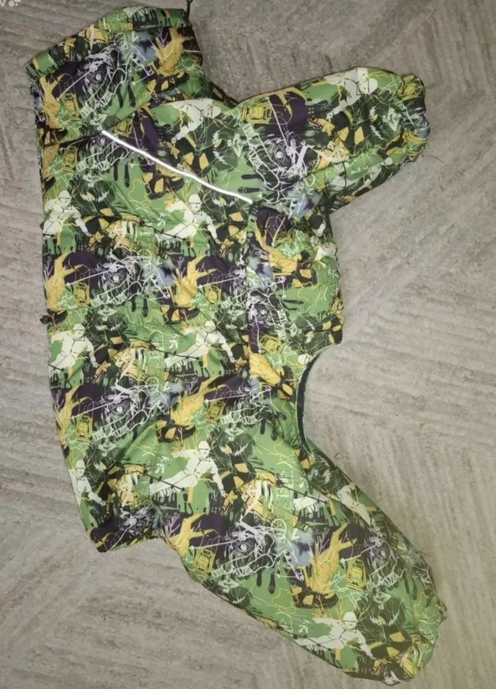 Продаю зимние комбинезоны для собак (мальчиков). Синий по спинке 50 см, разноцветный - ...