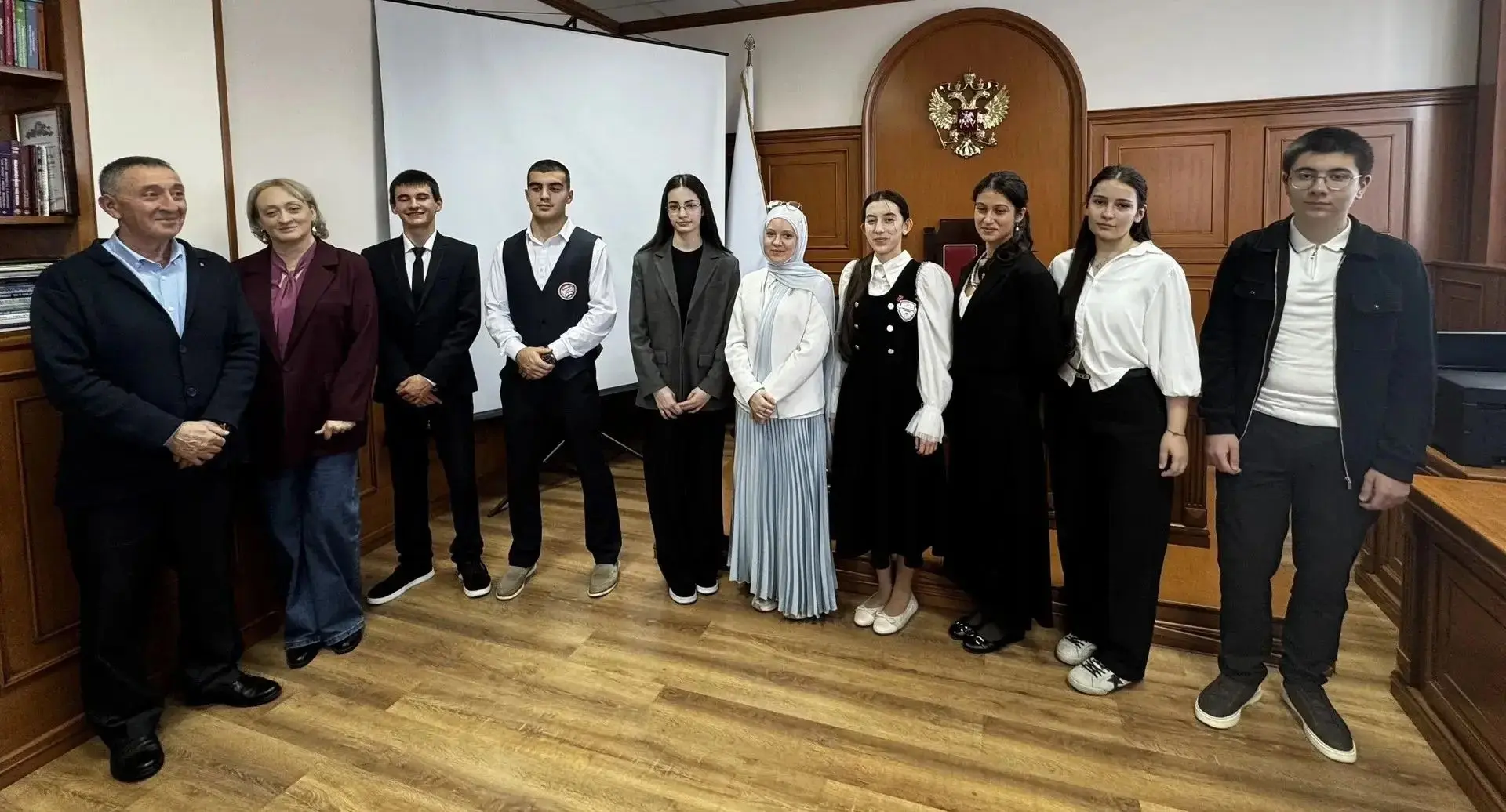👩‍⚖️🧑‍⚖️«Взгляд с позиции XXI века»: в «Солнечном городе» прошла защита исследователь...