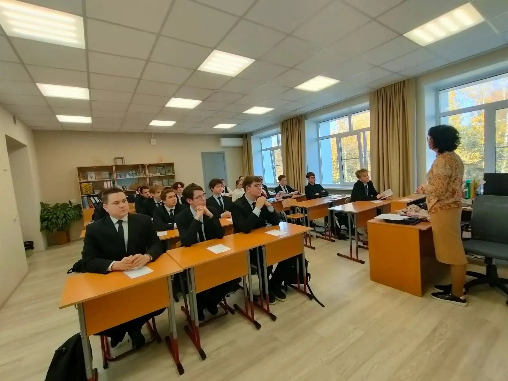 📍Сегодня в лицее прошла необычная и важная встреча: сотрудник Федеральной службы безоп...