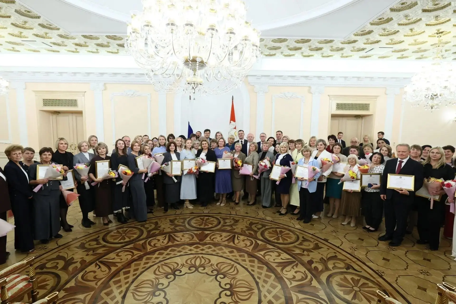 Педагоги из Сатки вновь удостоены высоких наград.