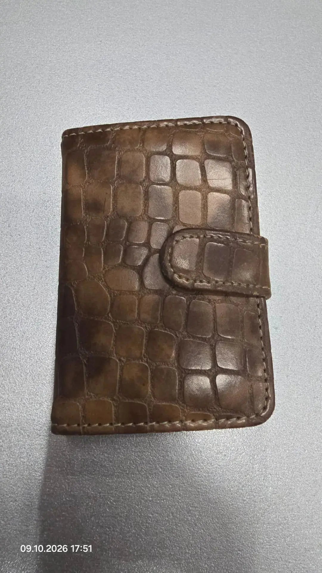 Найдена визитница в магазине сом. На имя Игорь Хрипунов