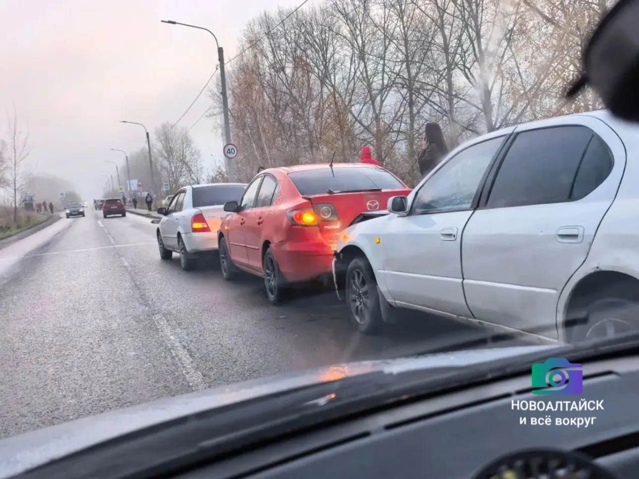 Авария "паровозик" на Прудской возле детского сада. Движение затруднено