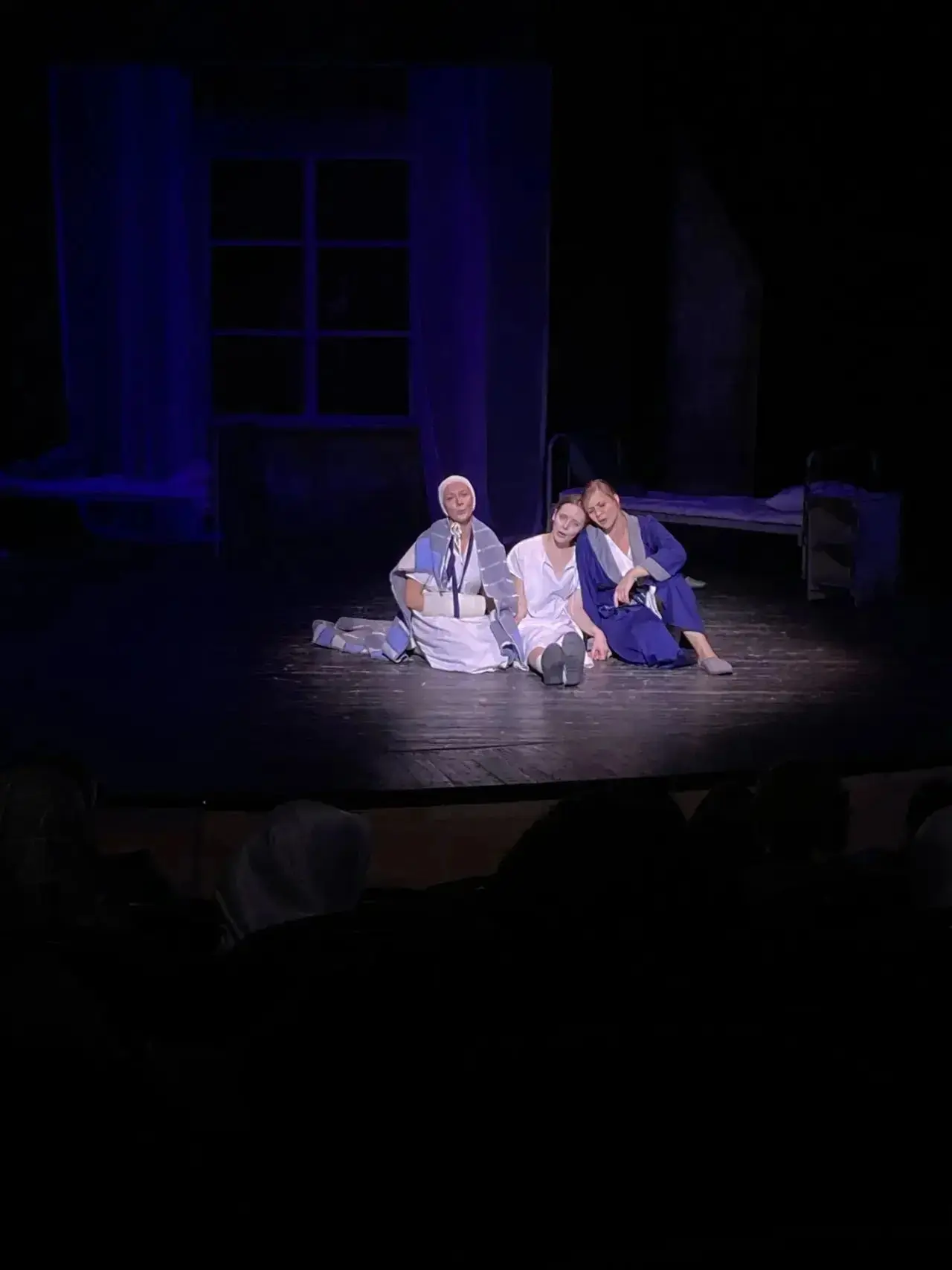 9б на спектакле «Апрельский романс» 🎭