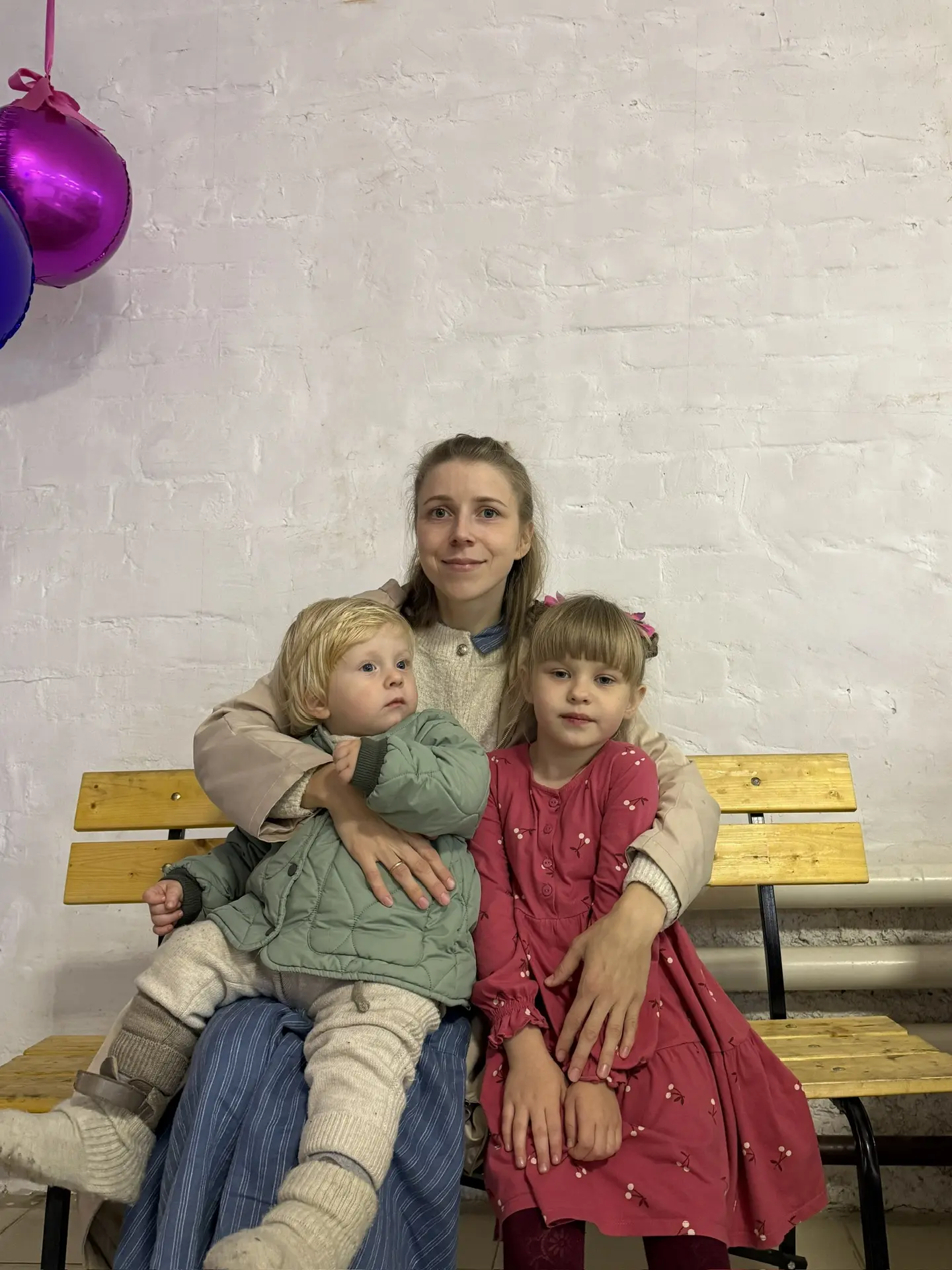 А день завершился детским праздником. Ездили поздравлять с днем рождения мою крестницу ...