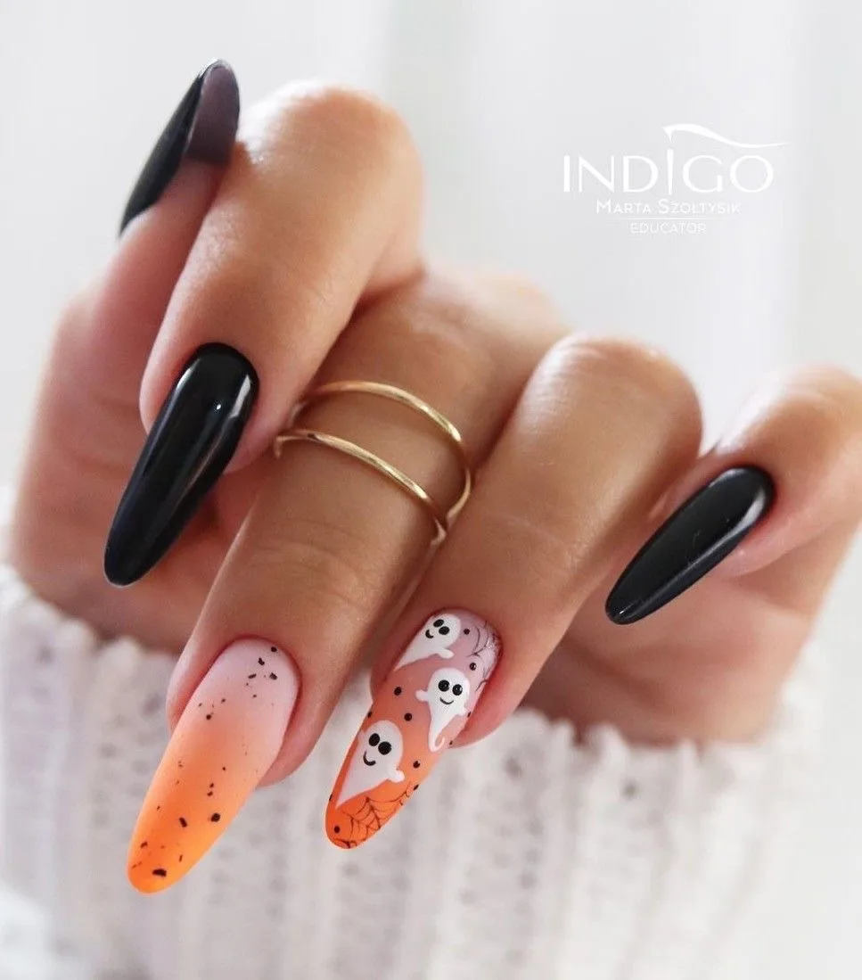 Подготовили для вас подборку ярких дизайнов к Хэллоуину 🎃🕷️🖤