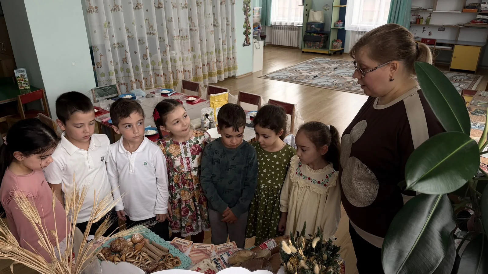 Хлеб — всему голова»: сегодня наши подготовишки не просто слушали про хлеб — они стали ...