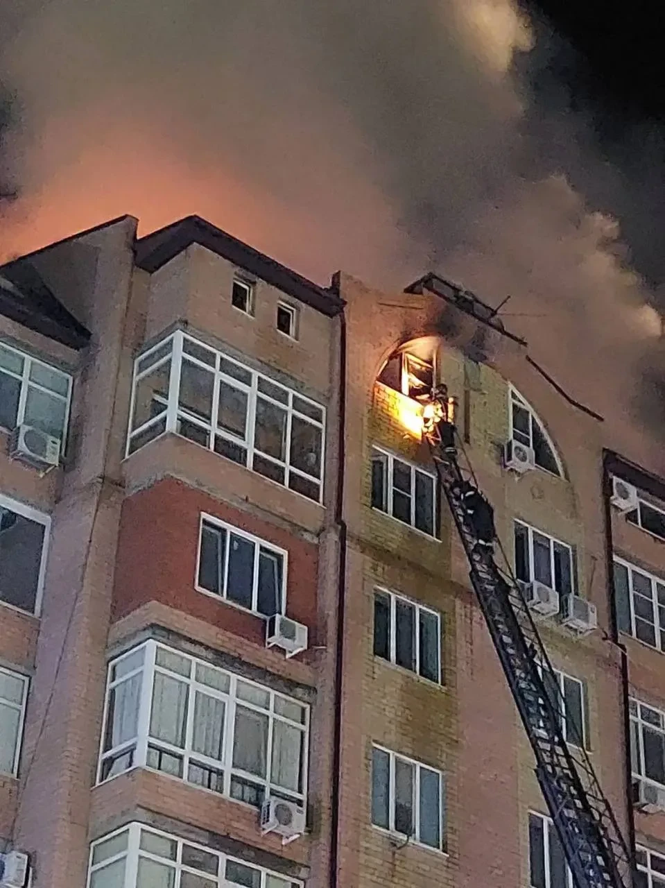 Прокуратура Калмыкии начала проверку после пожара в многоквартирном доме в 9 микрорайон...