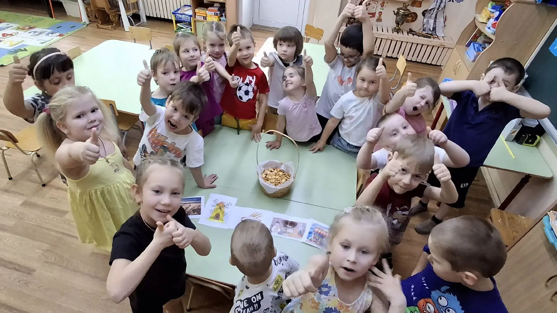 👫 Старшая группа 10 "Дружные ребята" сегодня  отмечали "День хлеба"