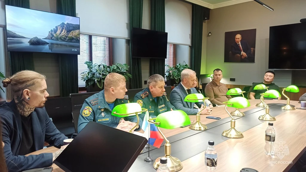 Сотрудники государственного пожарного надзора МЧС России напомнили предпринимателям тре...