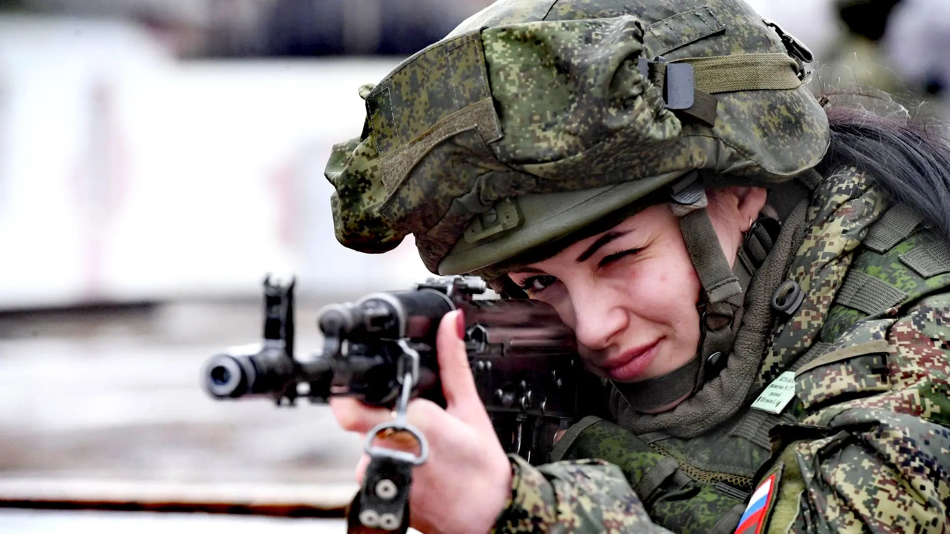 В Госдуму внесли проект о предельном возрасте на военной службе для женщин.