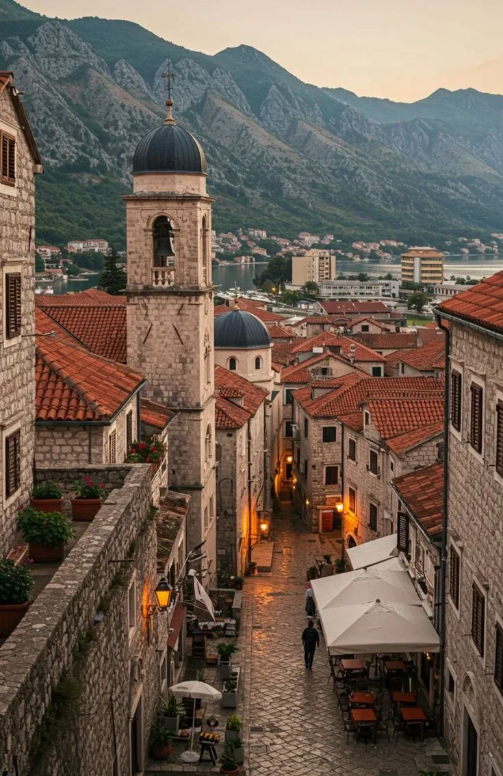 ⚡🇲🇪 Черногория официально отменила безвизовый режим для россиян и белорусов с 1 ноябр...