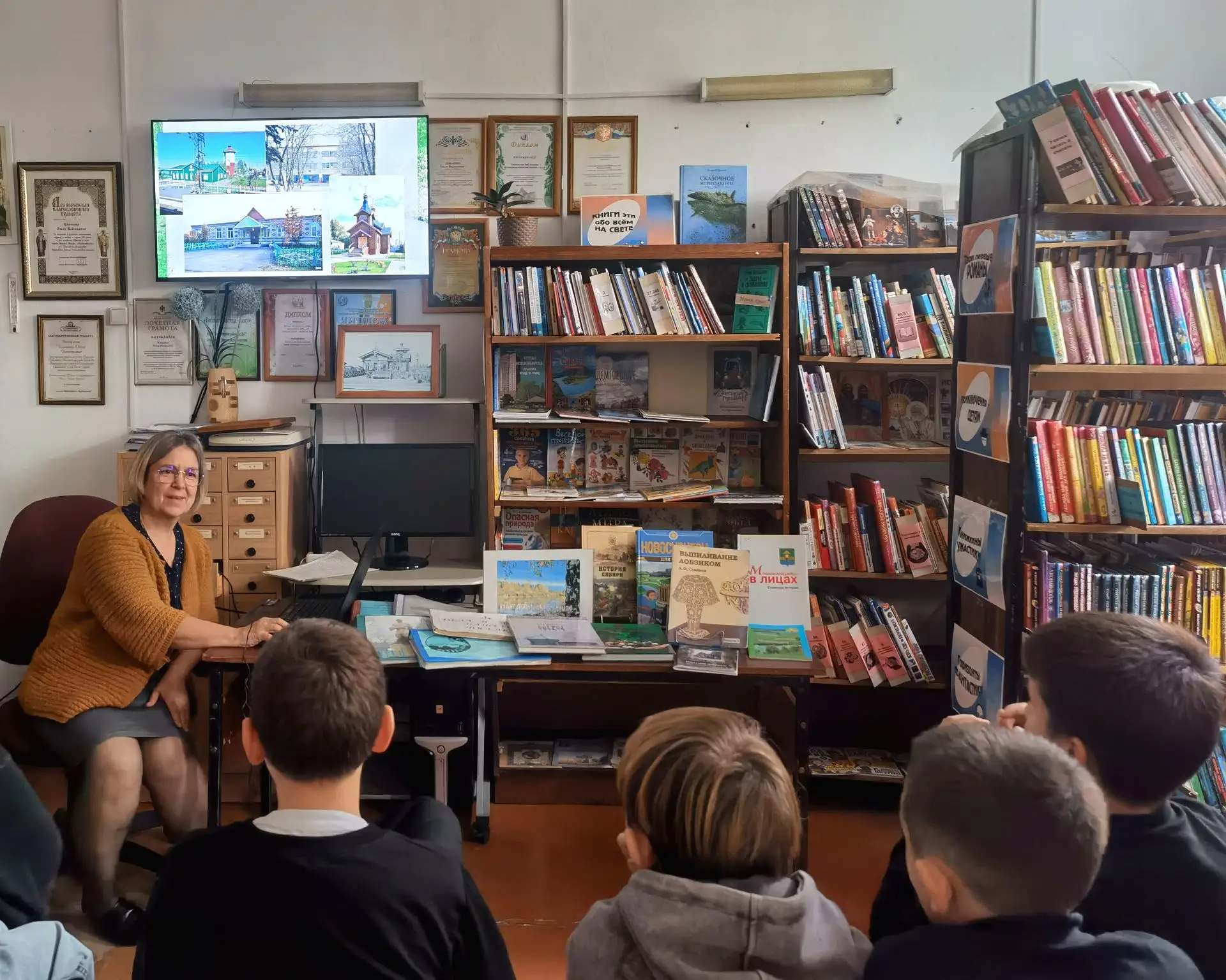Вчера ученики 6 «Б» класса посетили Станционно-Ояшинскую библиотеку, где для них провел...