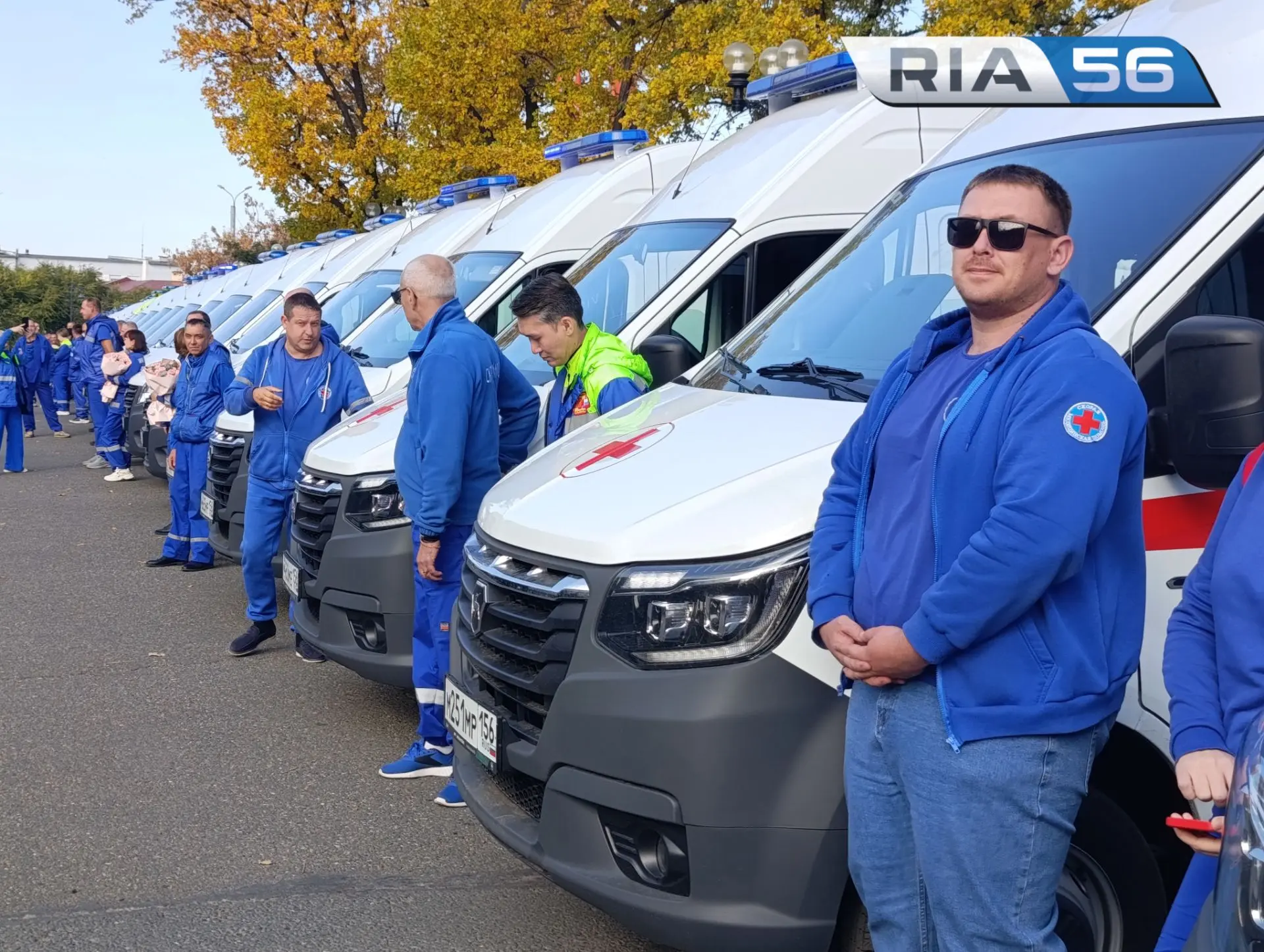 🚑 В Оренбурге медикам вручили новые спецмашины и почетные знаки
