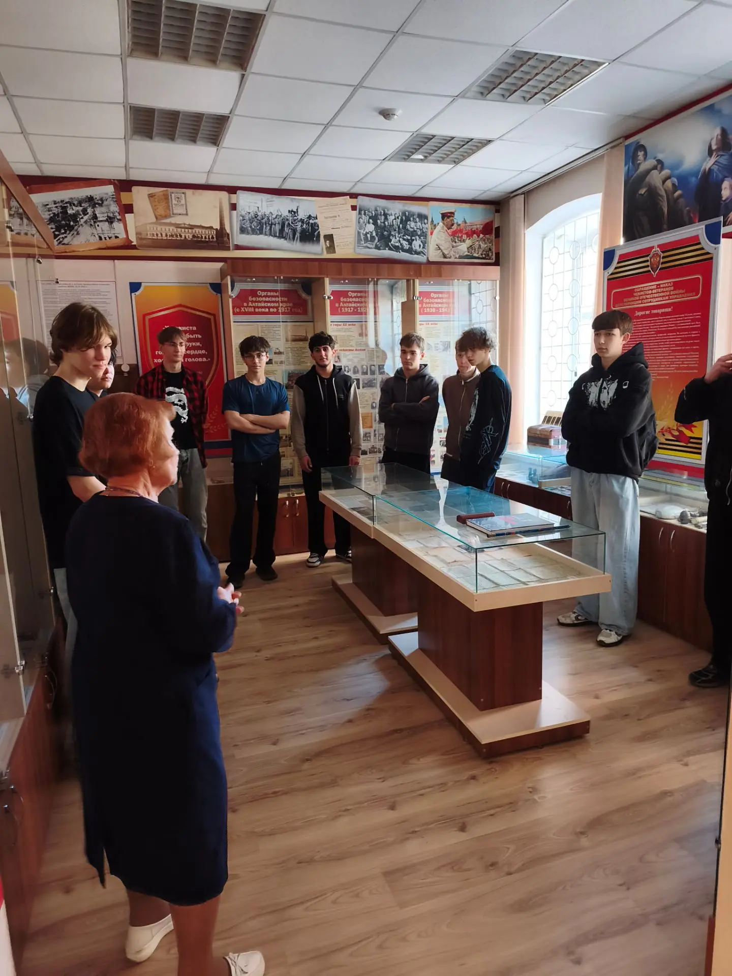 🎉 Профориентация с особым масштабом: ученики 10‑х классов побывали в демонстрационном ...