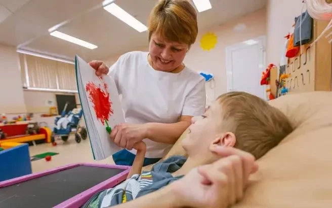 В Свердловской области детскую паллиативную помощь получают более 1,1 тысячи детей. В Н...