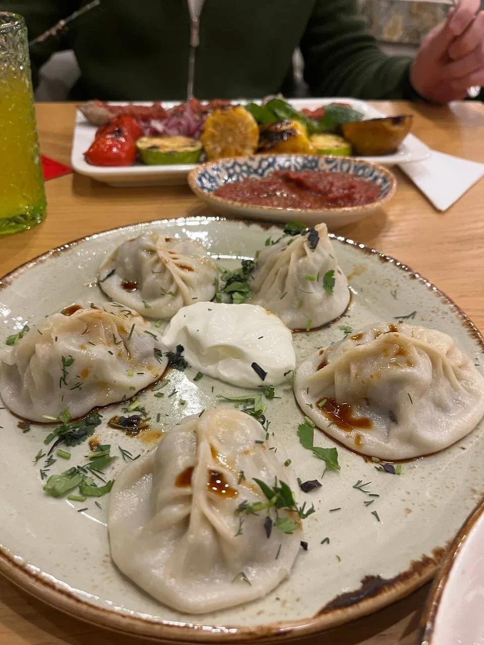 Плов, лагман и самса — за восточной кухней на Декабристов