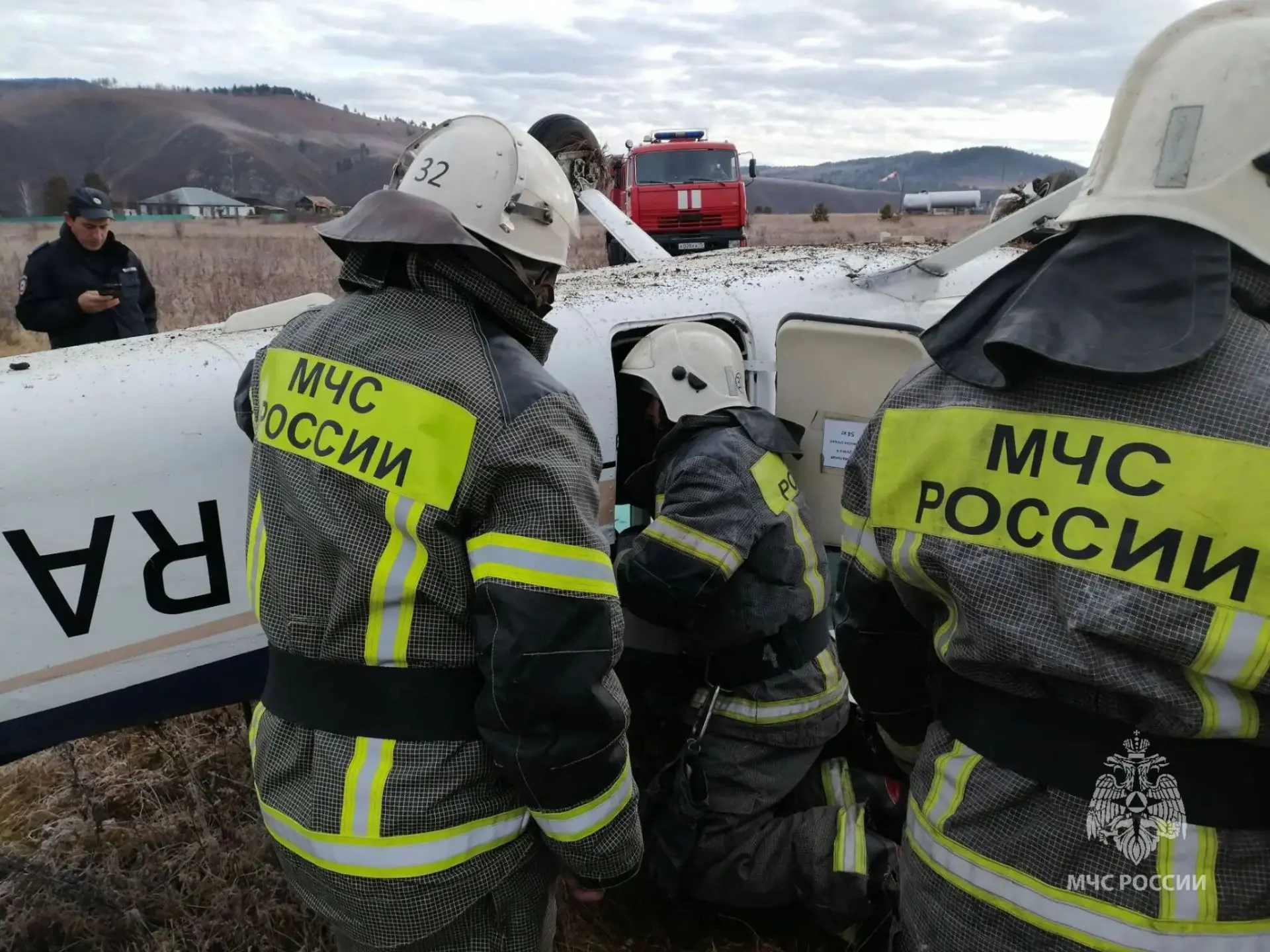 Пострадавшие госпитализированы в центральную районную больницу. Огнеборцы проводили отк...