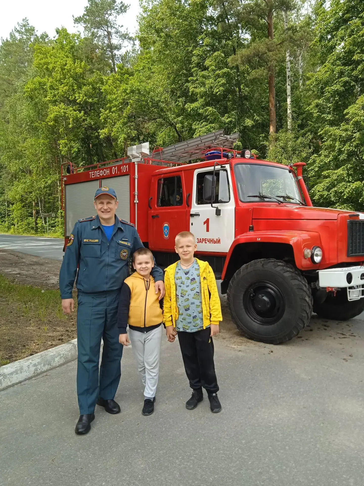 Мой папа работает пожарным в МЧС, и я им очень горжусь!🔥🚒