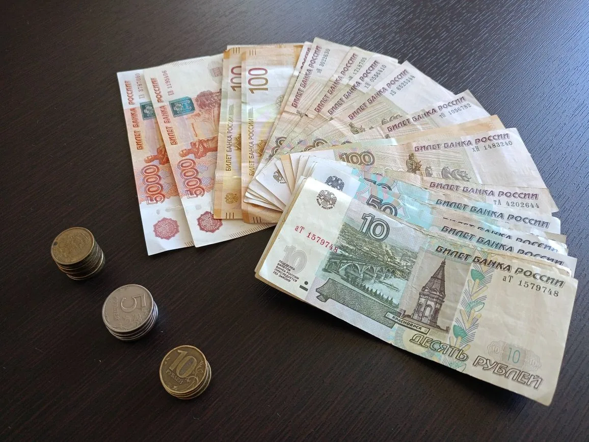 Деньги, страховка, банк: когда поможет финансовый уполномоченный, а когда — только суд