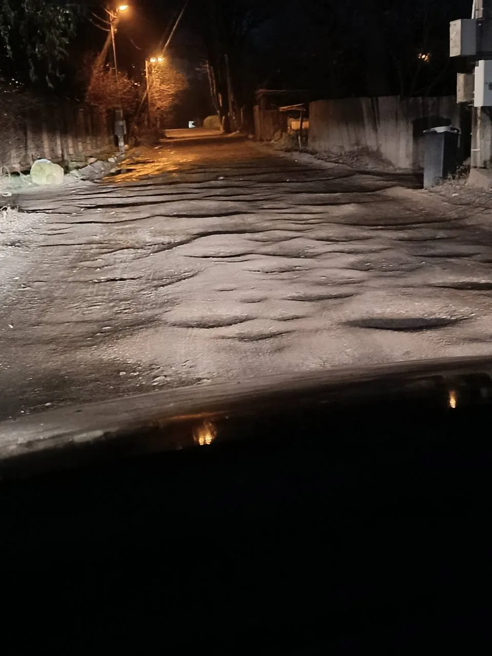 Есть улицы в Центральном районе Калининграда, где напрочь отсутствует асфальтированная ...