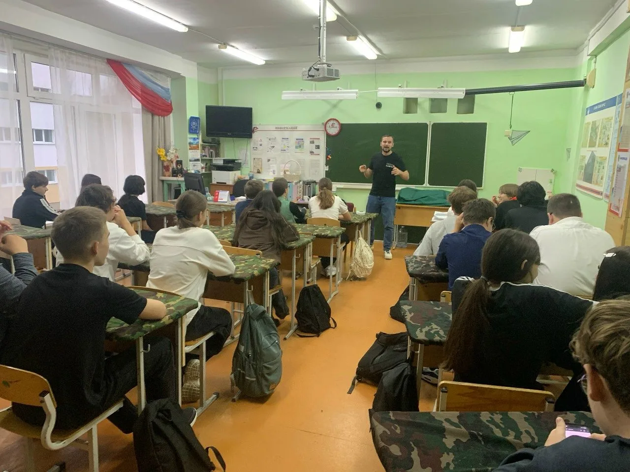 ❗️Всероссийский классный час в «Инженерной школе им. М. Ю. Цирульникова»: знакомим школ...