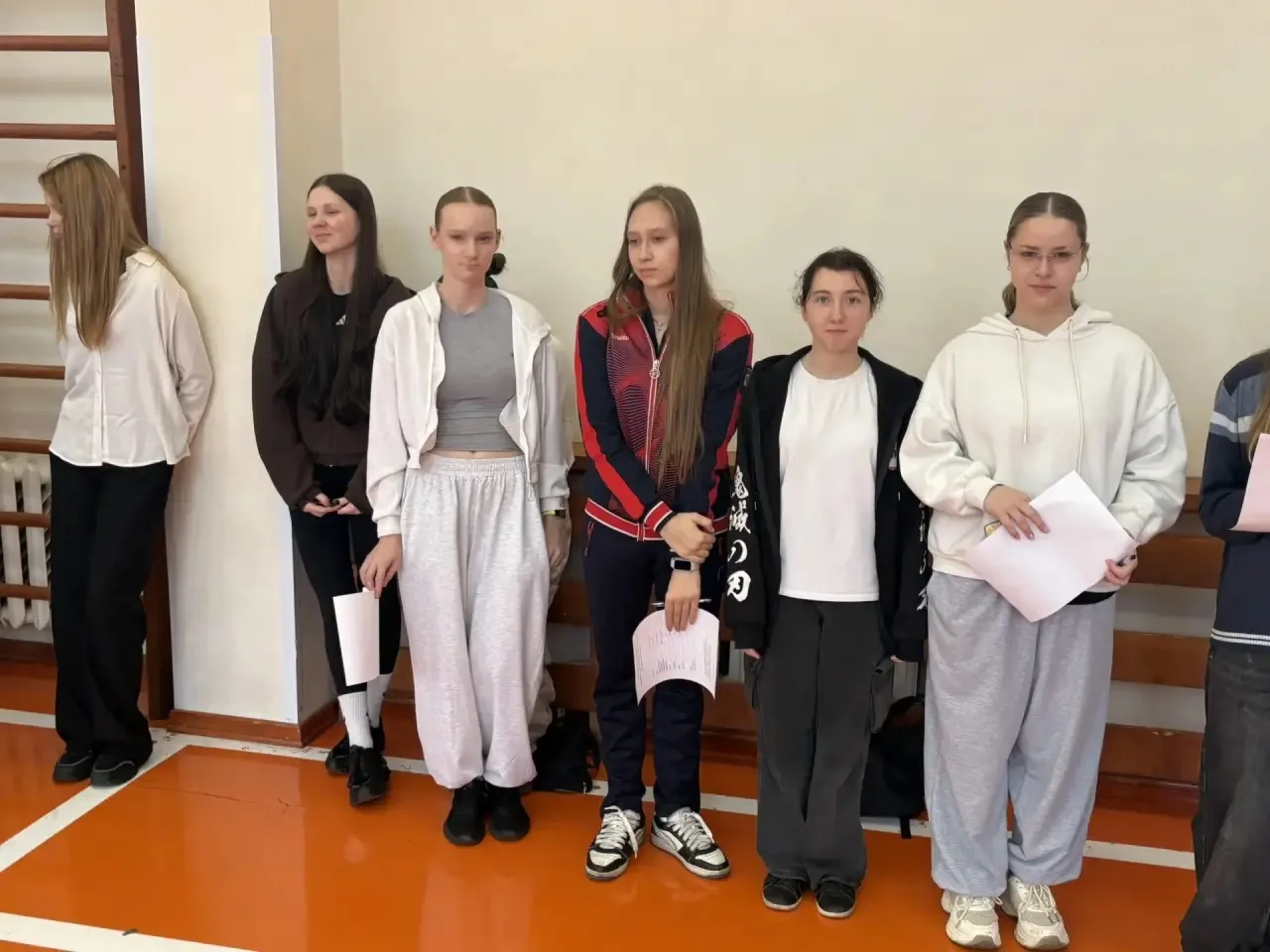 Фотографии с олимпиады по физкультуре, 9-11 класс и 8В, 8Б класс 👍 В здоровом теле - з...