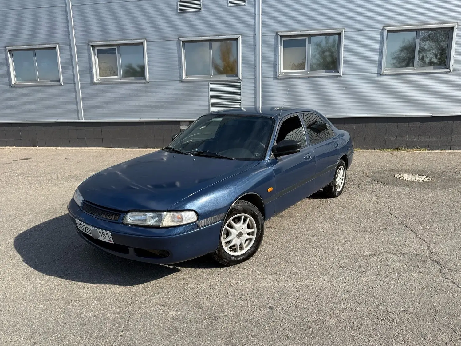 Продам Мазда 626. 1996 г.в. Двигатель 1.8 бензин, работает ровно, не дымит. Тяга отличн...