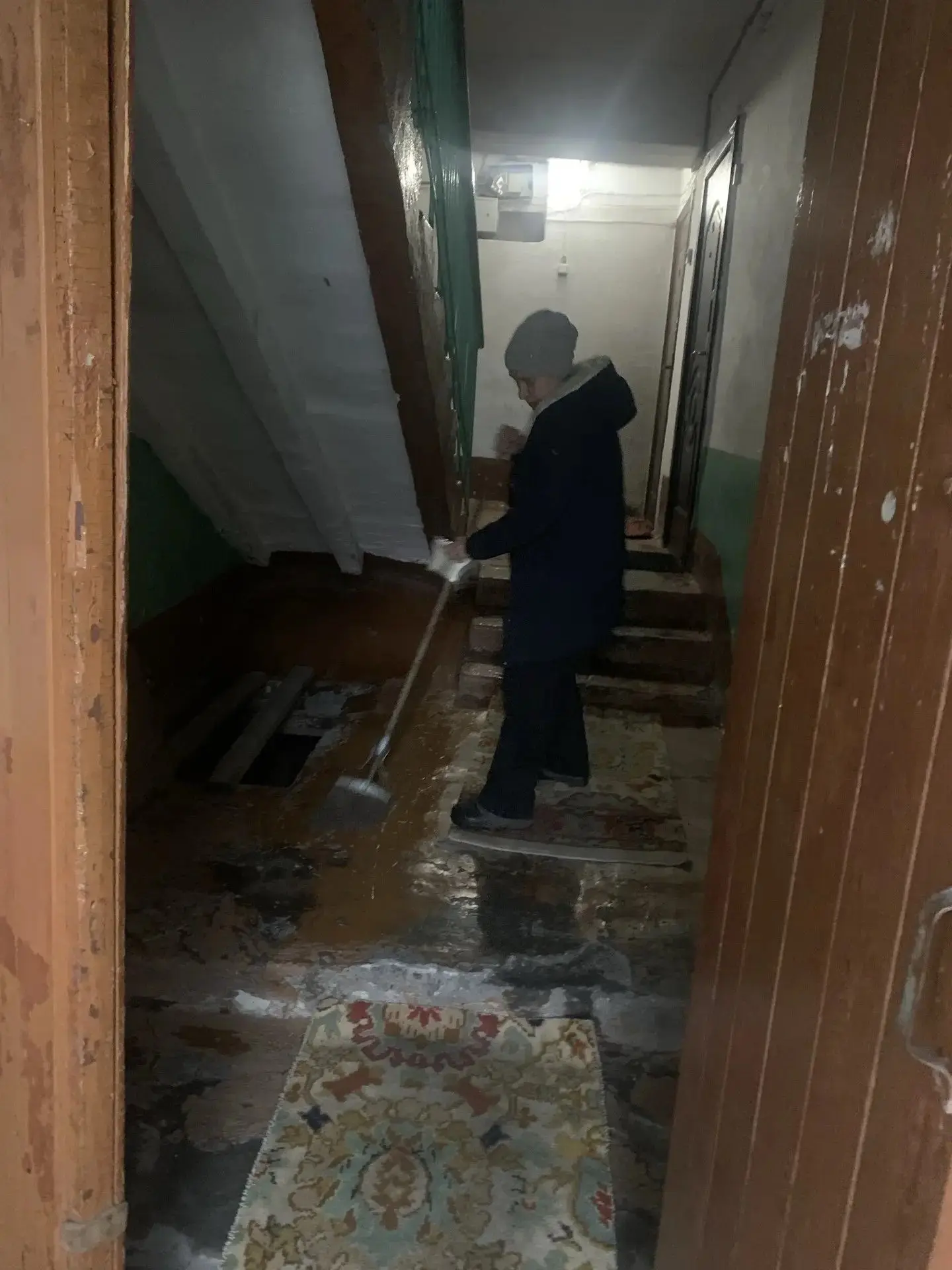 Влажная уборка подъезда ул. Киселевская, 18а