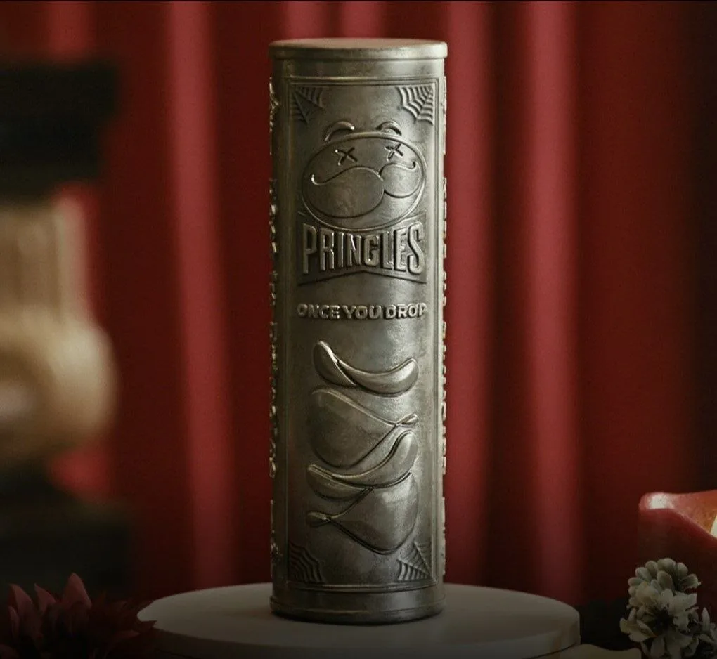 Pringles у себя в запретском инстаграм-аккаунте представили урну для праха... Похоже, с...