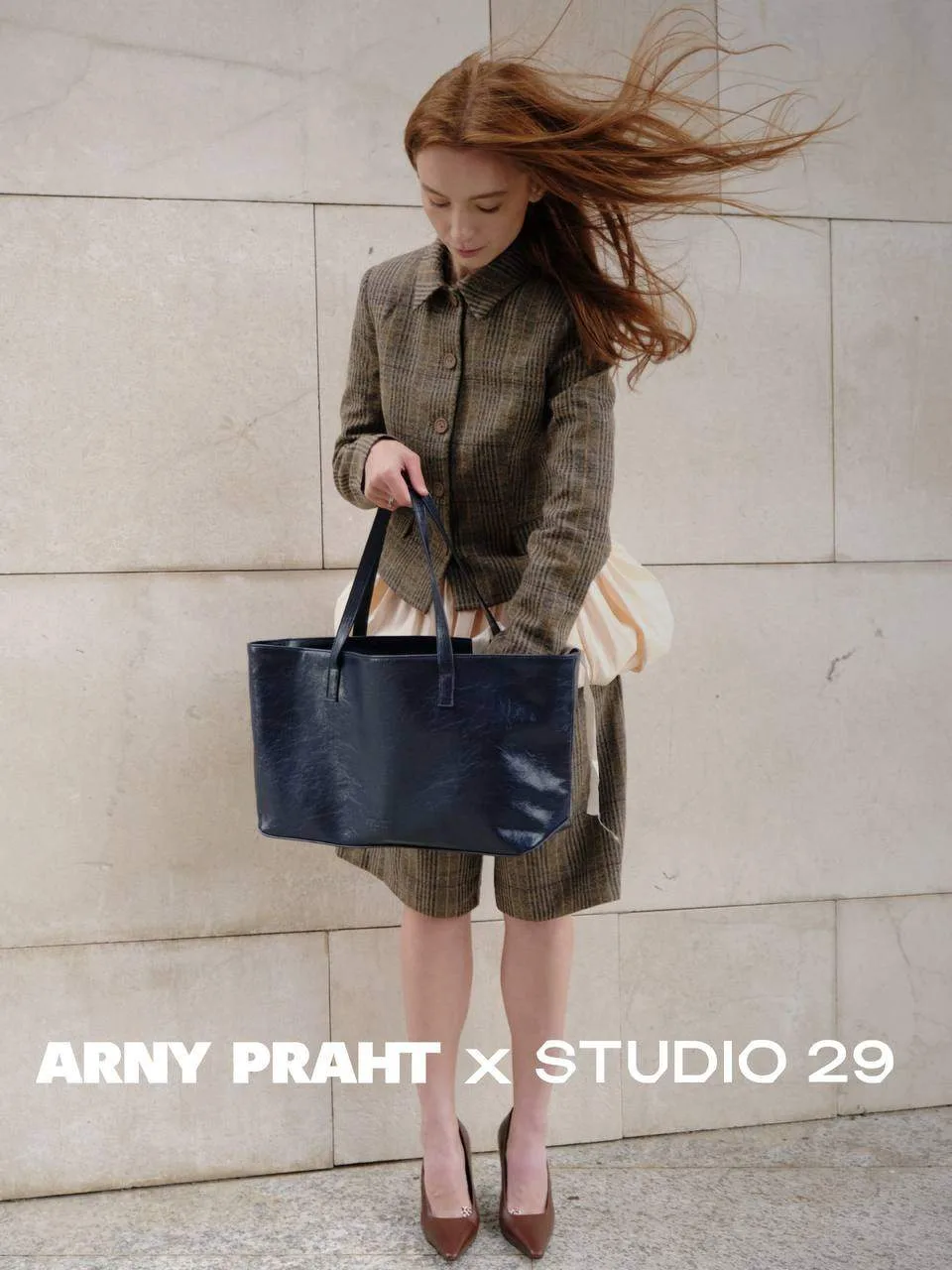 Studio29 выпустили сумку с Arny Praht, вмещающую три десятка яиц