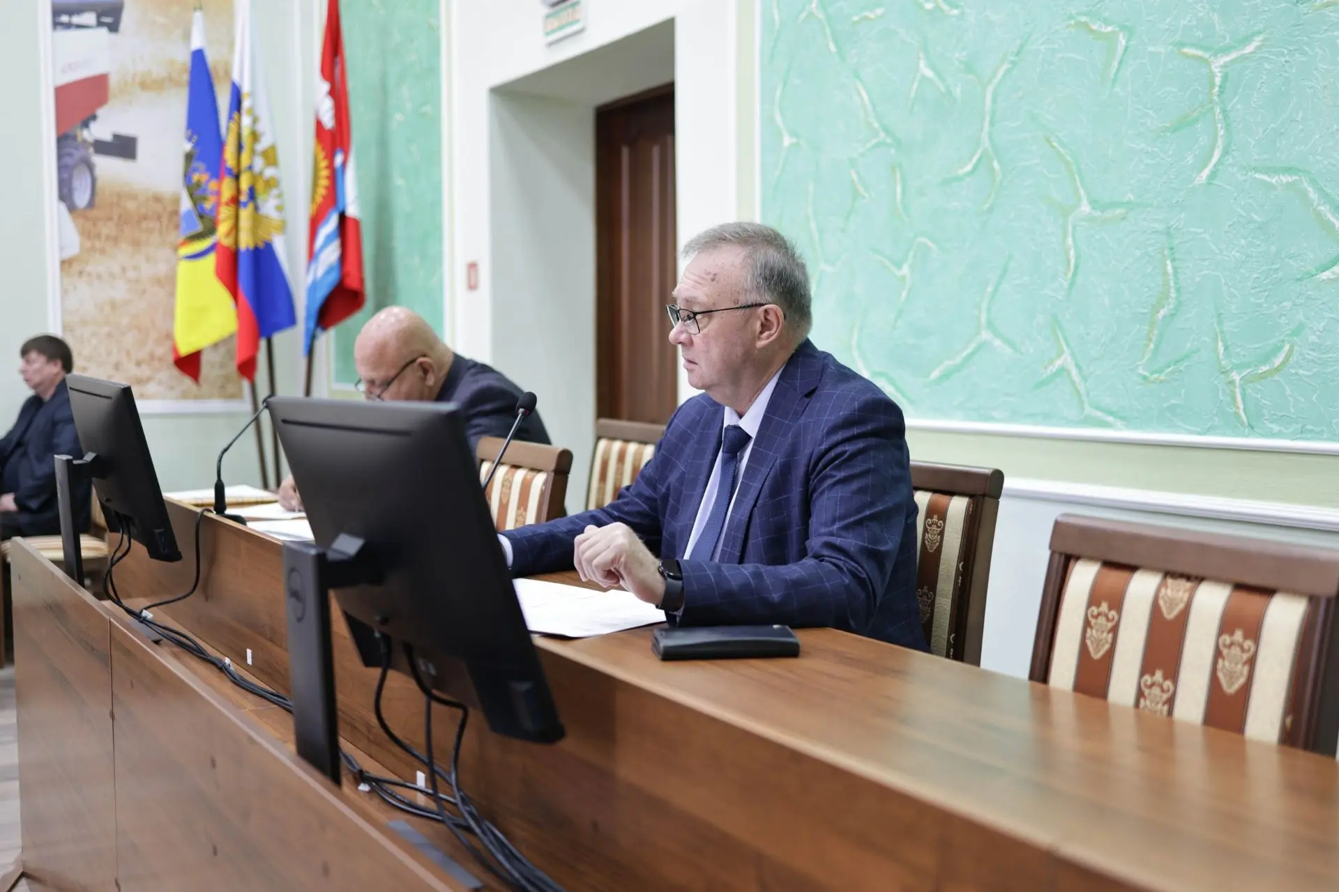 Сегодня, 12 октября, глава Неклиновского района Василий Даниленко провёл планерное сове...