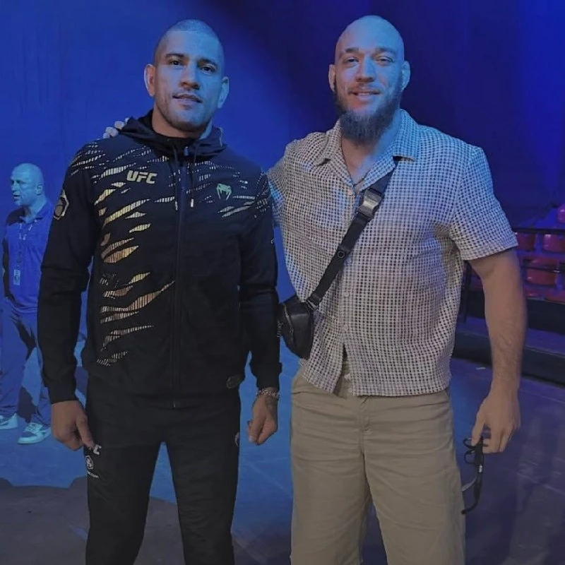 Боец UFC Алекс Перейра бросил вызов Вальтеру Уокеру.
