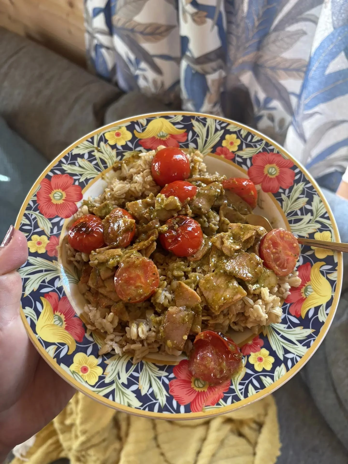 Все дорогие мои, прибыла домой. В первую очередь завтрак! 😋