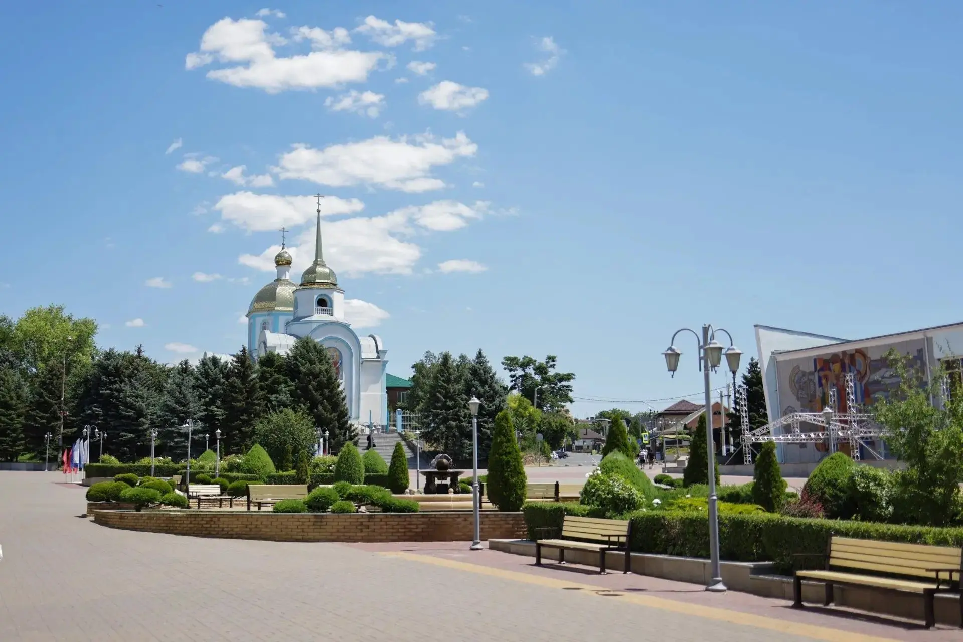 Дорогие неклиновцы! Поздравляю вас с праздником Покрова Пресвятой Богородицы!