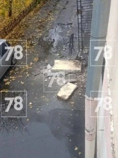 Балкон рухнул на 21 линии Васильевского острова.