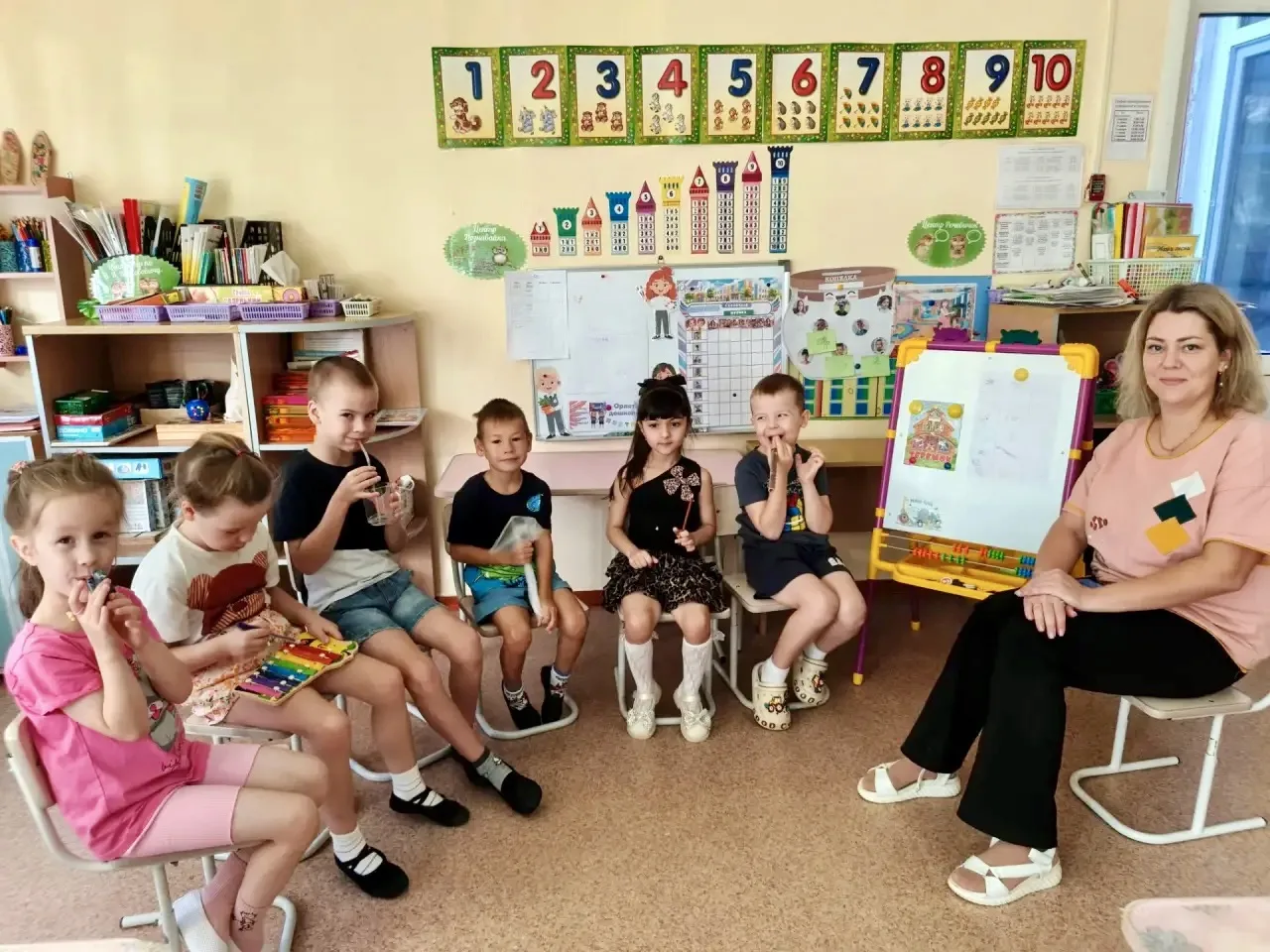 🎵 «Сказочная музыка» 🎵: в подготовительных группах нашего детского сада «Журавушка» з...
