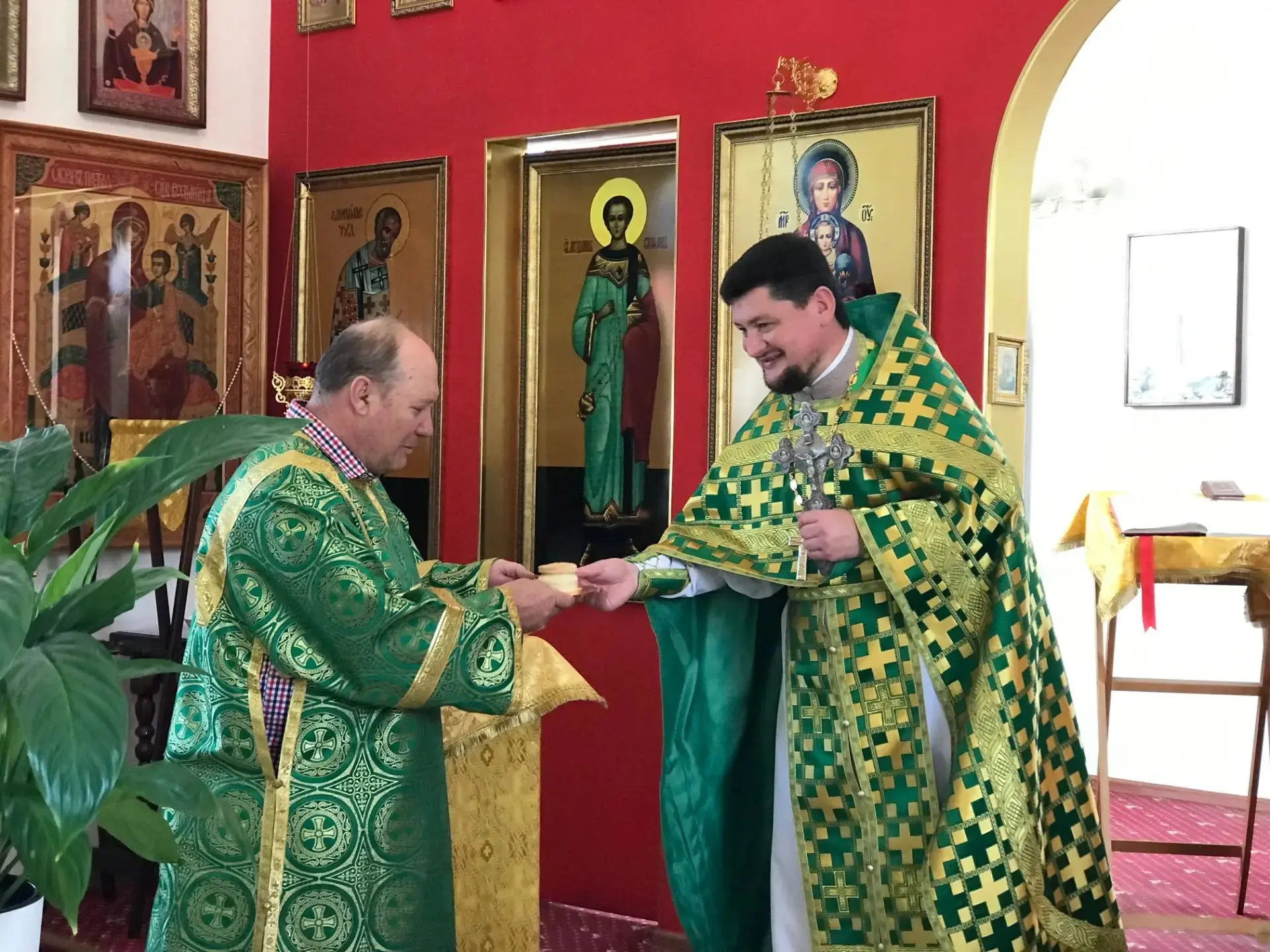 У нашего алтарника Сергия сегодня День Ангела!