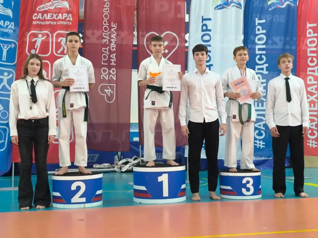 🥋 В Салехарде прошли соревнования по киокусинкай, посвящённые Дню учителя