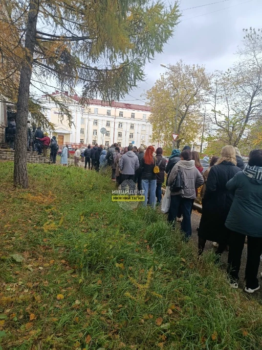 ⭕ Очереди не заканчиваются: тагильчане снова жалуются на работу судебных приставов