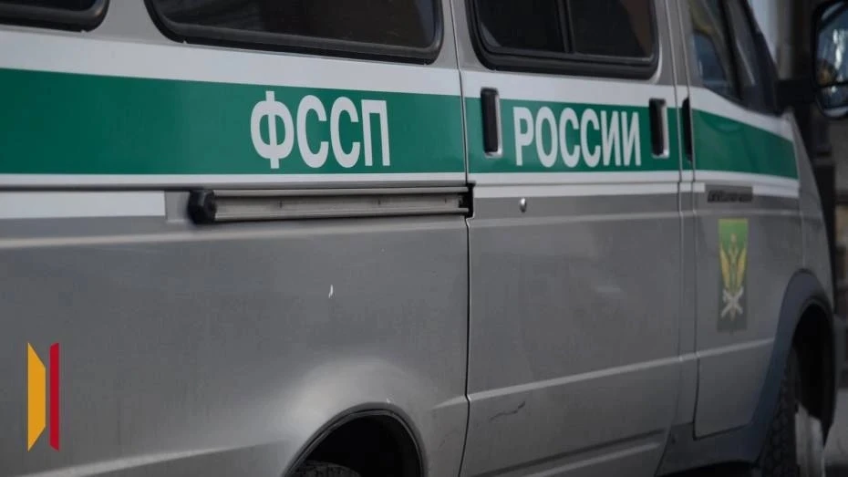 Воронежские приставы помогли взыскать с виновников ДТП с КамАЗом 2,3 млн рублей