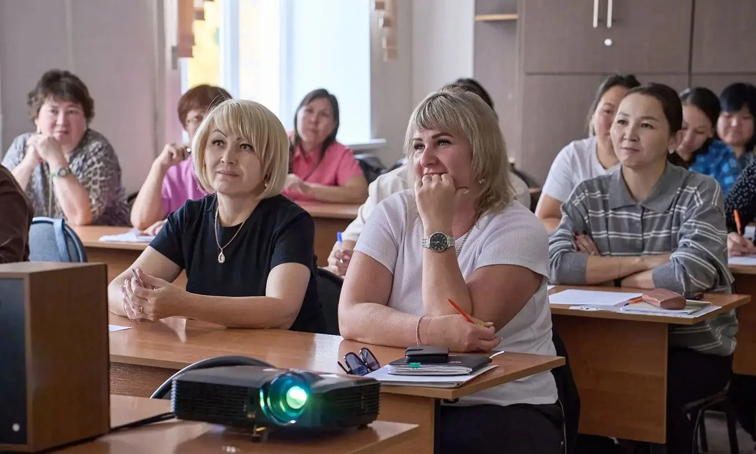 💫 От Абакана до Воронежа: педагоги обменялись секретами обучения родному языку