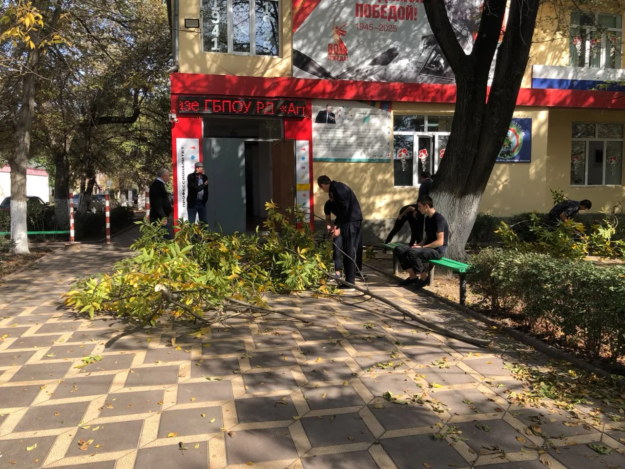 🍂 Заботимся о территории Аграрного колледжа