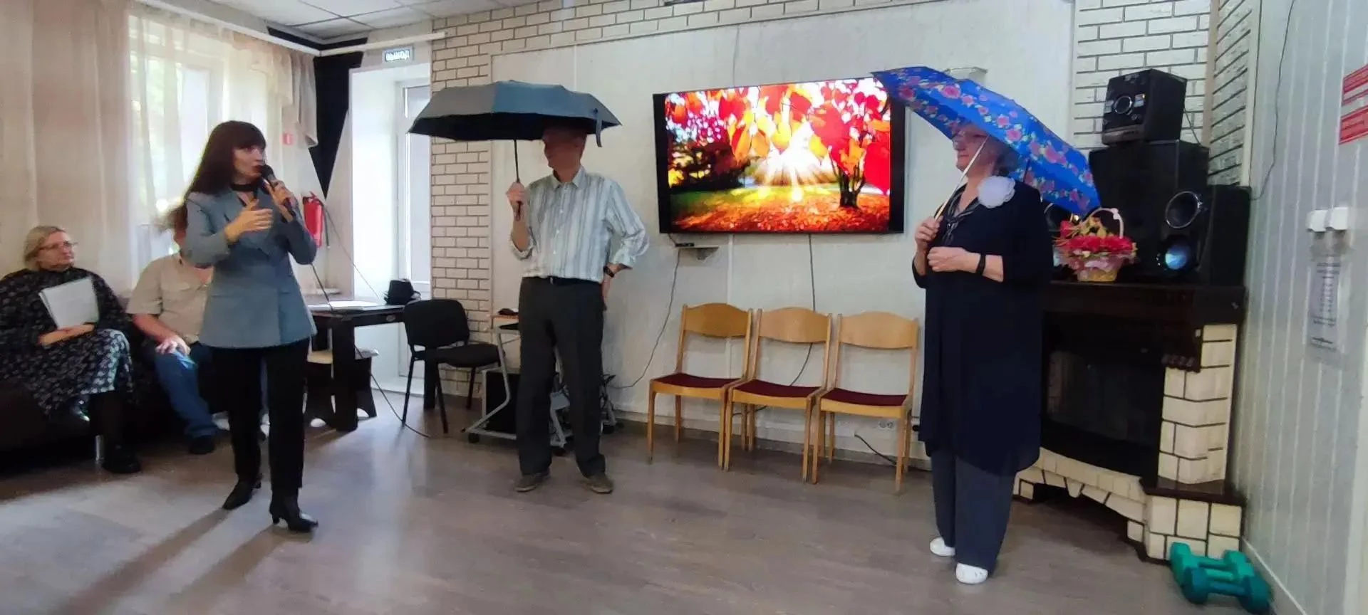 В центре «Надежда» отделения на Дунаевского состоялась выпускная программа «Осень жизни...