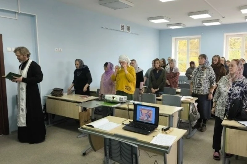 В Череповце 40 человек начали изучать основы иконописи