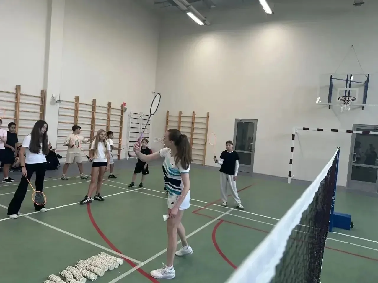 Любовь к спорту начинается со школьного спортзала